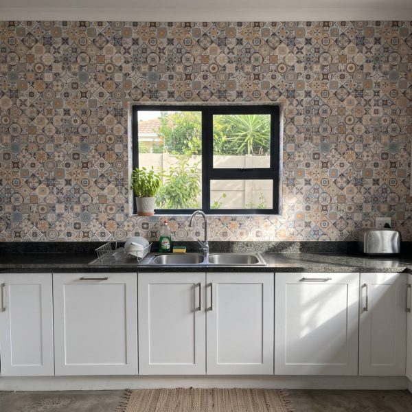 Lindo Tile Wallpaper